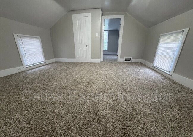 Building Photo - 710 3rd St