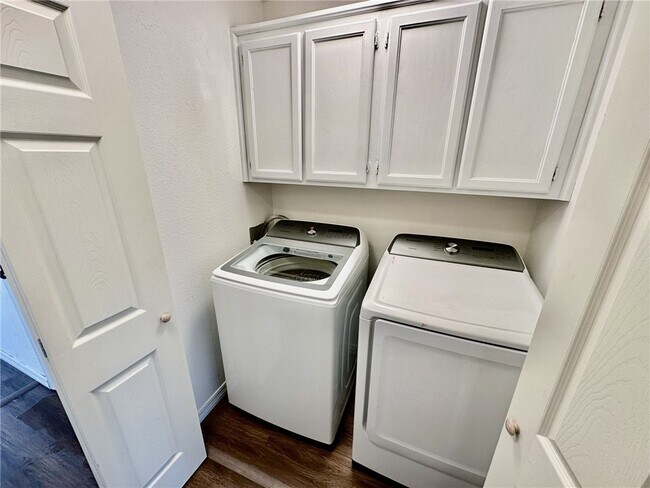 Building Photo - 1244 SW Elm Tree Rd