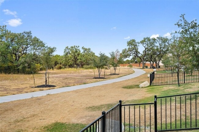 Building Photo - Big Sky Ranch 3-Bedroom/2.5 Bath - Drippin...