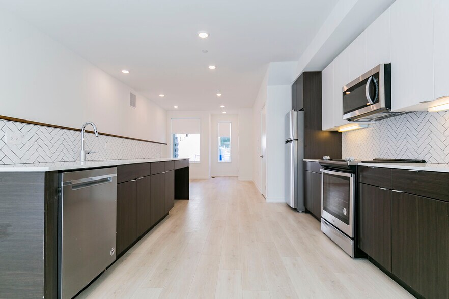 Building Photo - 1240 Lecount St