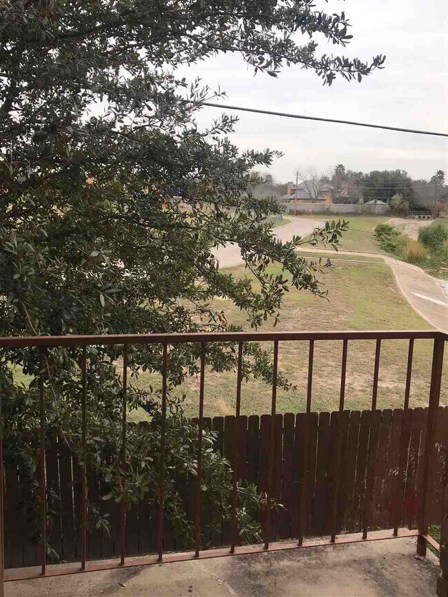 Building Photo - 201 Martingale