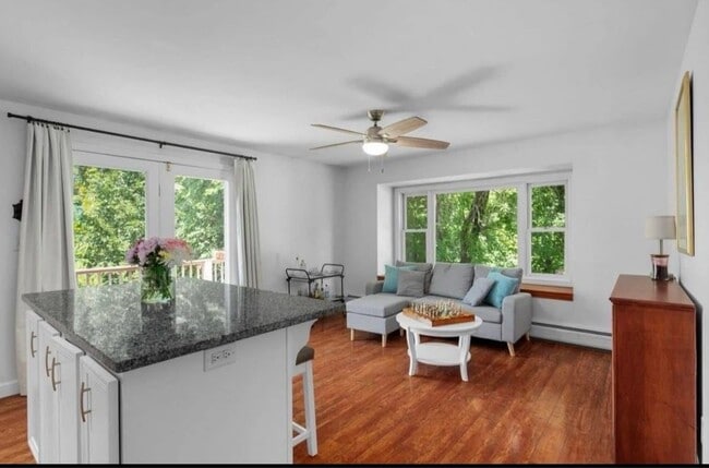 Building Photo - 2 Field Rd