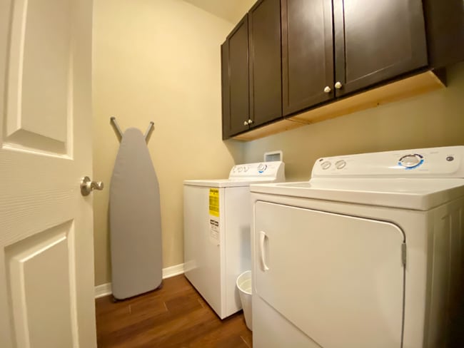 Building Photo - 2125 Sweetbroom Cir