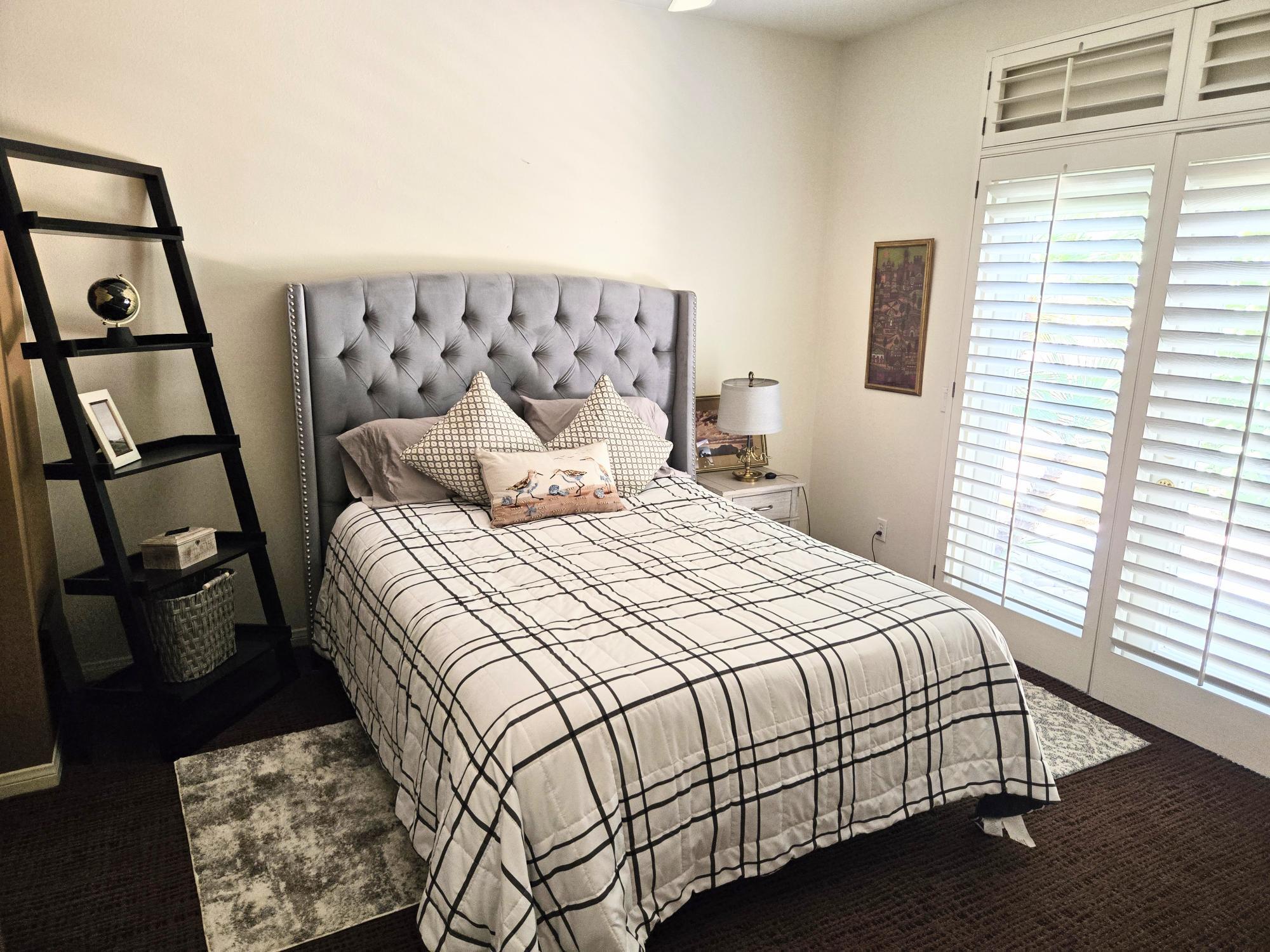 1st bedroom - 22 Belmonte Dr