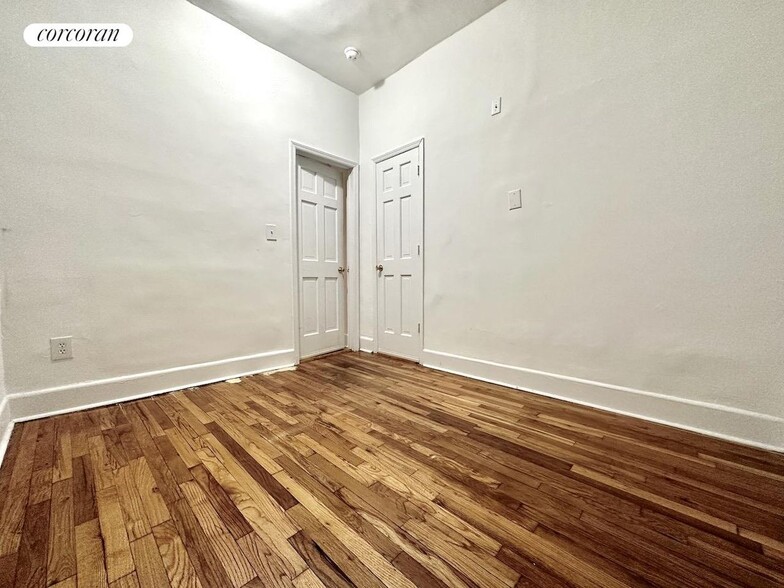 Building Photo - 454 W 57th St