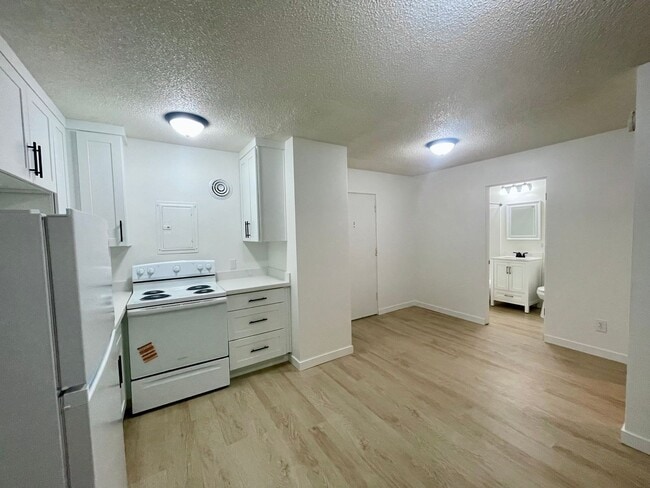 Interior Photo - Crestview