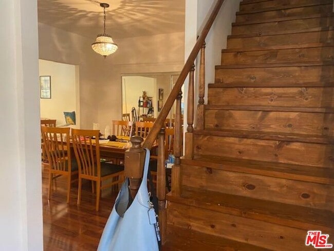 Building Photo - 1612 11th Pl