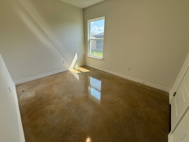 Building Photo - 1157 Lindsey Dr