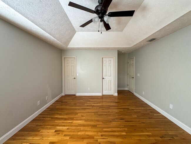 Building Photo - Charming 4 Bed, 2.5 Bath Home in King's Grant