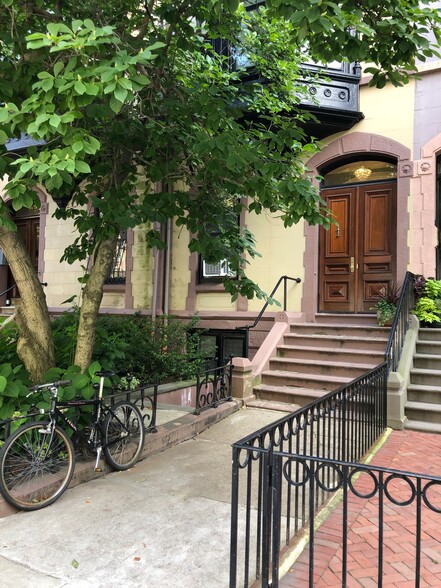 Building Photo - 265 Beacon St