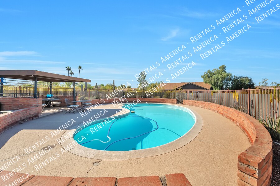 Building Photo - 3650 E Quenton Dr
