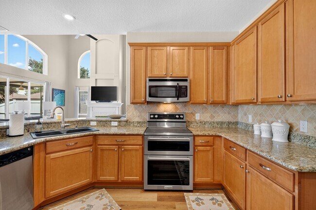 Building Photo - 353 Lake Amberleigh Dr