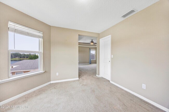 Building Photo - 12237 Woodview Dr