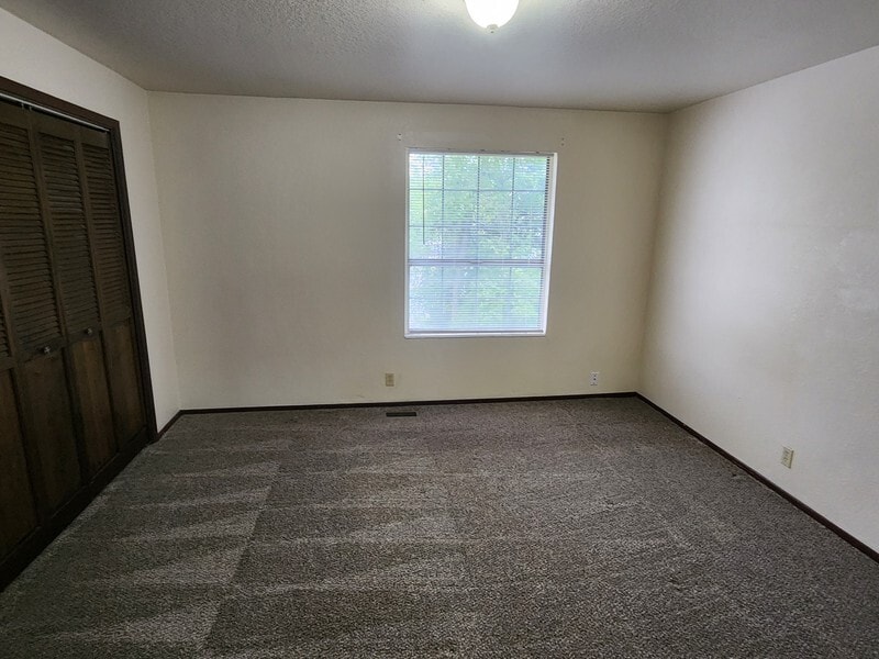 Building Photo - 5610 S 1300 E