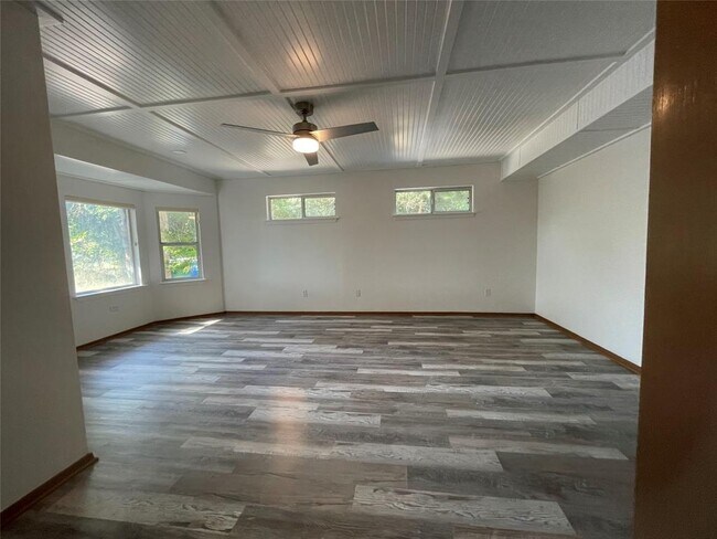 Building Photo - 5802 Longhorn Landing