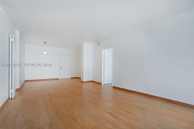 Building Photo - 5700 Collins Ave