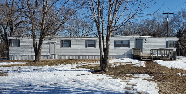 Primary Photo - Large 3BR, 2BTH mobile home. Washburn Rura...