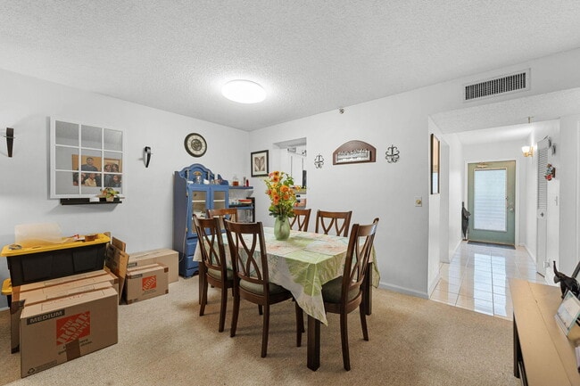 Building Photo - 14527 Bonaire Blvd