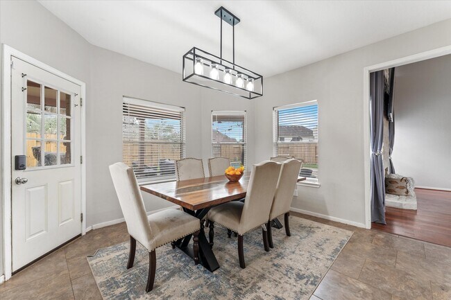 Building Photo - 4318 Raintree Ct