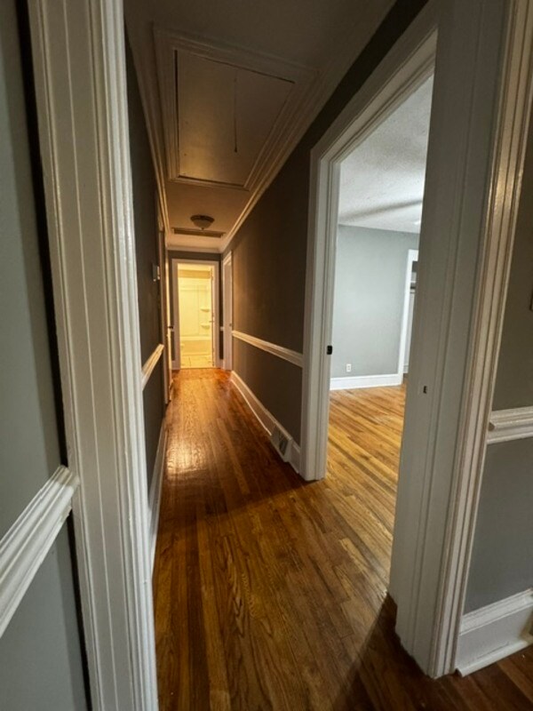 Building Photo - 2414 Slay Dr