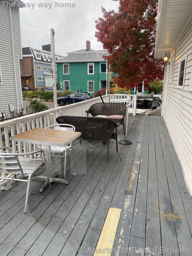 Building Photo - 309 Beacon St