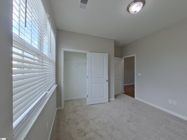 Building Photo - 312 New Spring Ln
