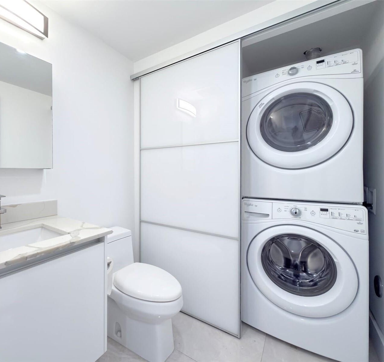 Building Photo - 1300 Brickell Bay Dr