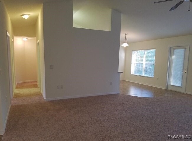Building Photo - 12 Bellis Ct