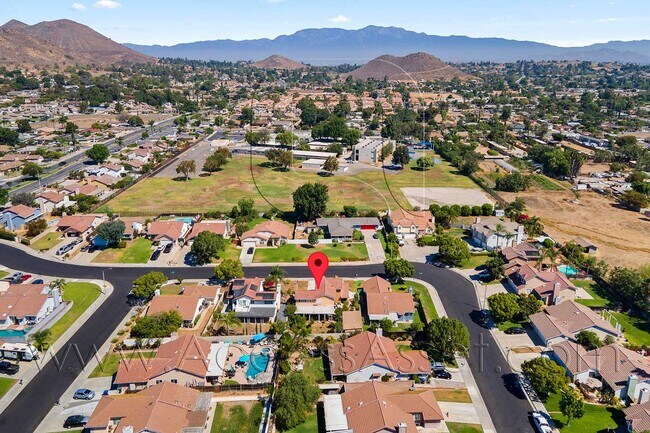 Building Photo - 10946 Thrush Dr