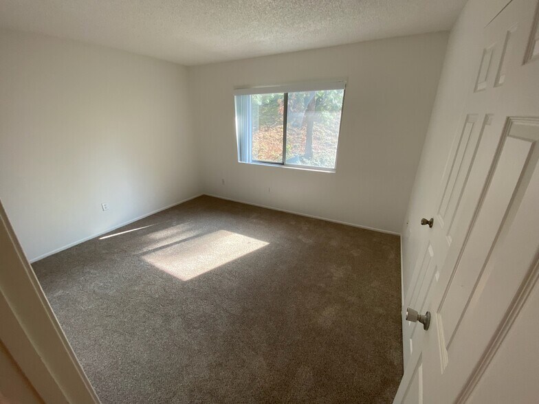 Building Photo - 4265 Mesa Vista Way