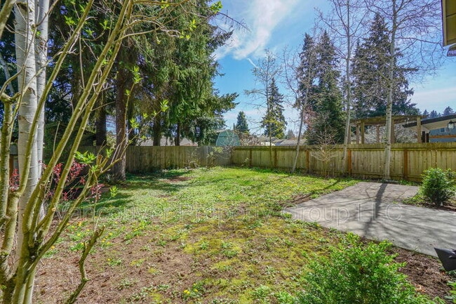 Building Photo - 2217 NE 94th Ct