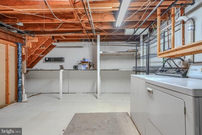 Building Photo - 521 Academy Rd