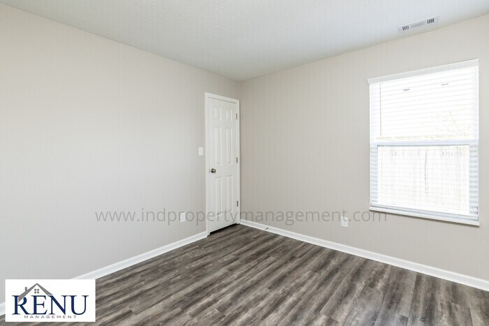 Building Photo - 2710 Lucas Dr