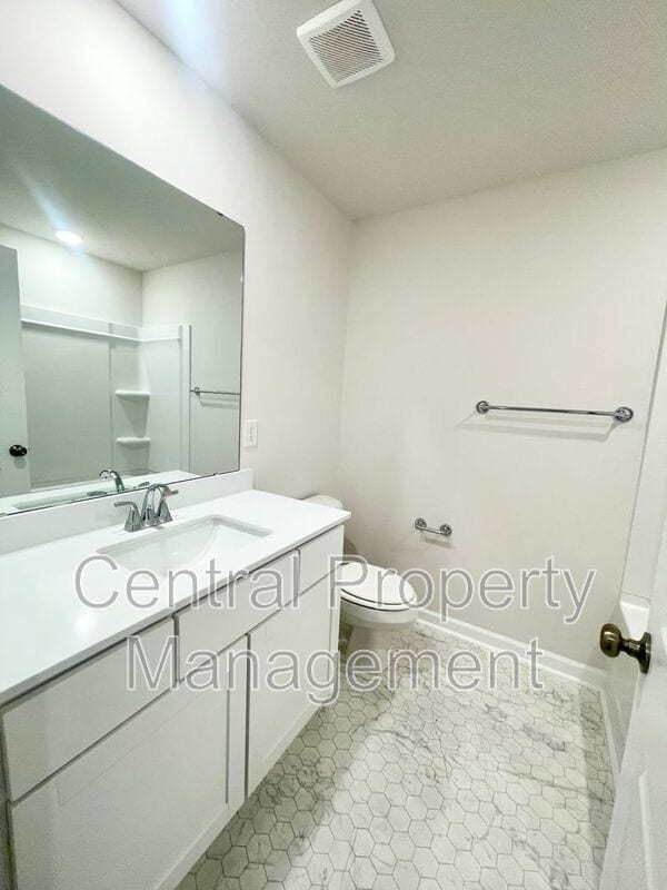 Building Photo - 123 Cillian St