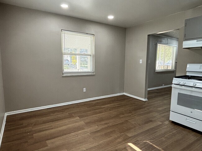 Building Photo - 2943 Hillside Ave