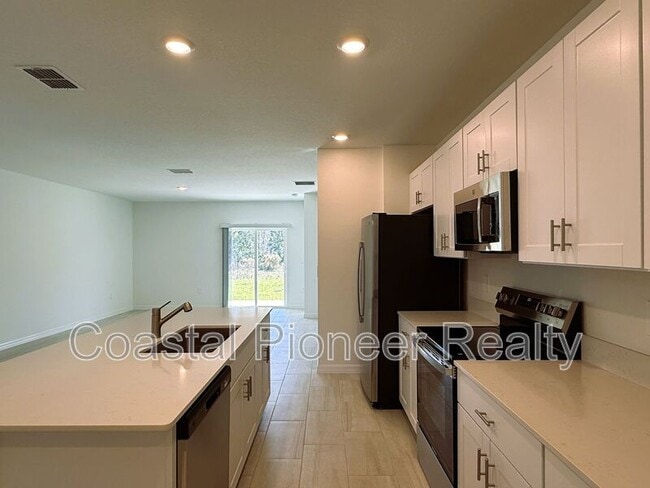 Building Photo - 17614 Pleasantview Blvd