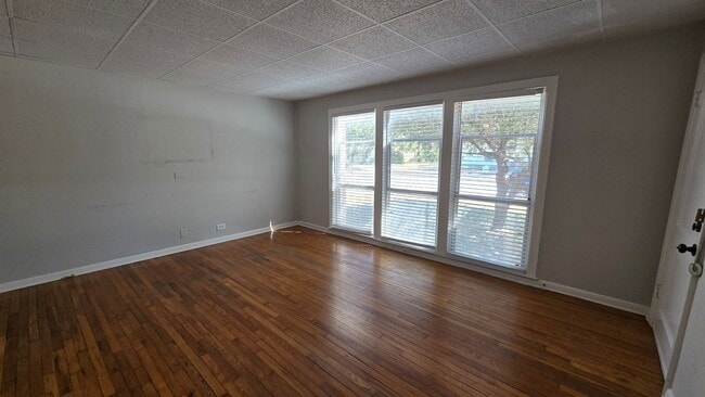 Building Photo - 237 Senisa Dr