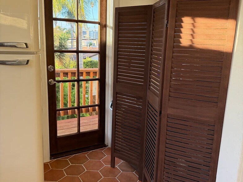 Building Photo - 725 Washington Blvd