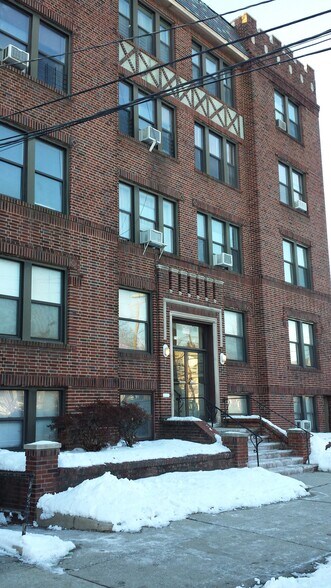 Building Photo - 715 Avenue C