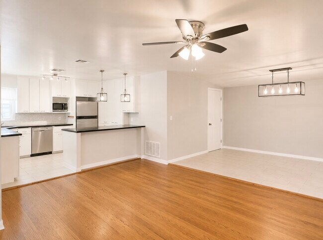 Building Photo - 4713 N Harvey Pkwy