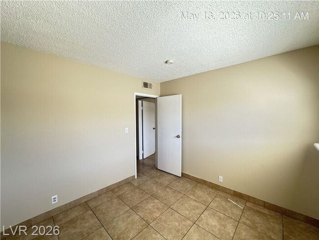 Building Photo - Cozy 4-Bedroom Home Near Las Vegas Strip with Large Yard & Covered Patio