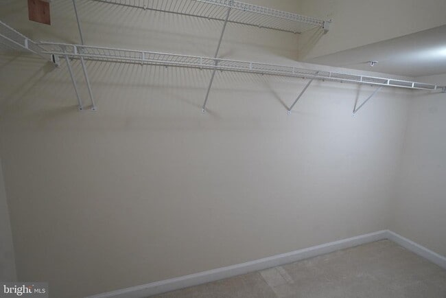 Building Photo - 1609 Leeds Castle Dr