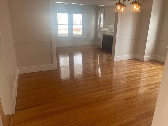 Building Photo - 87 Grosvenor Ave