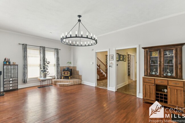 Building Photo - EXTRAORDINARY historic rental opportunity ...