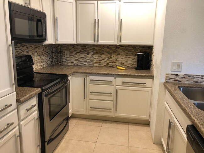 Building Photo - Two bedroom condo