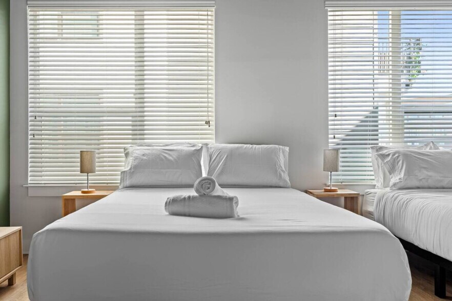 Building Photo - 3629 W Cypress St