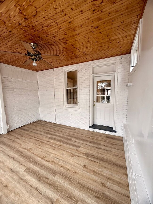 Building Photo - Charming & Spacious Historic 5-Bedroom Home for Rent in Carlisle, PA