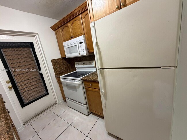 Building Photo - 8704 NW 35th St