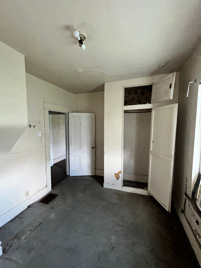 Building Photo - 1532 5th St