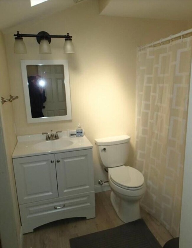 Building Photo - 4 bd, 3.5 ba Foxfire condo, just south of MU campus, w/d, 1 car garage, near Green Meadows and Pr...